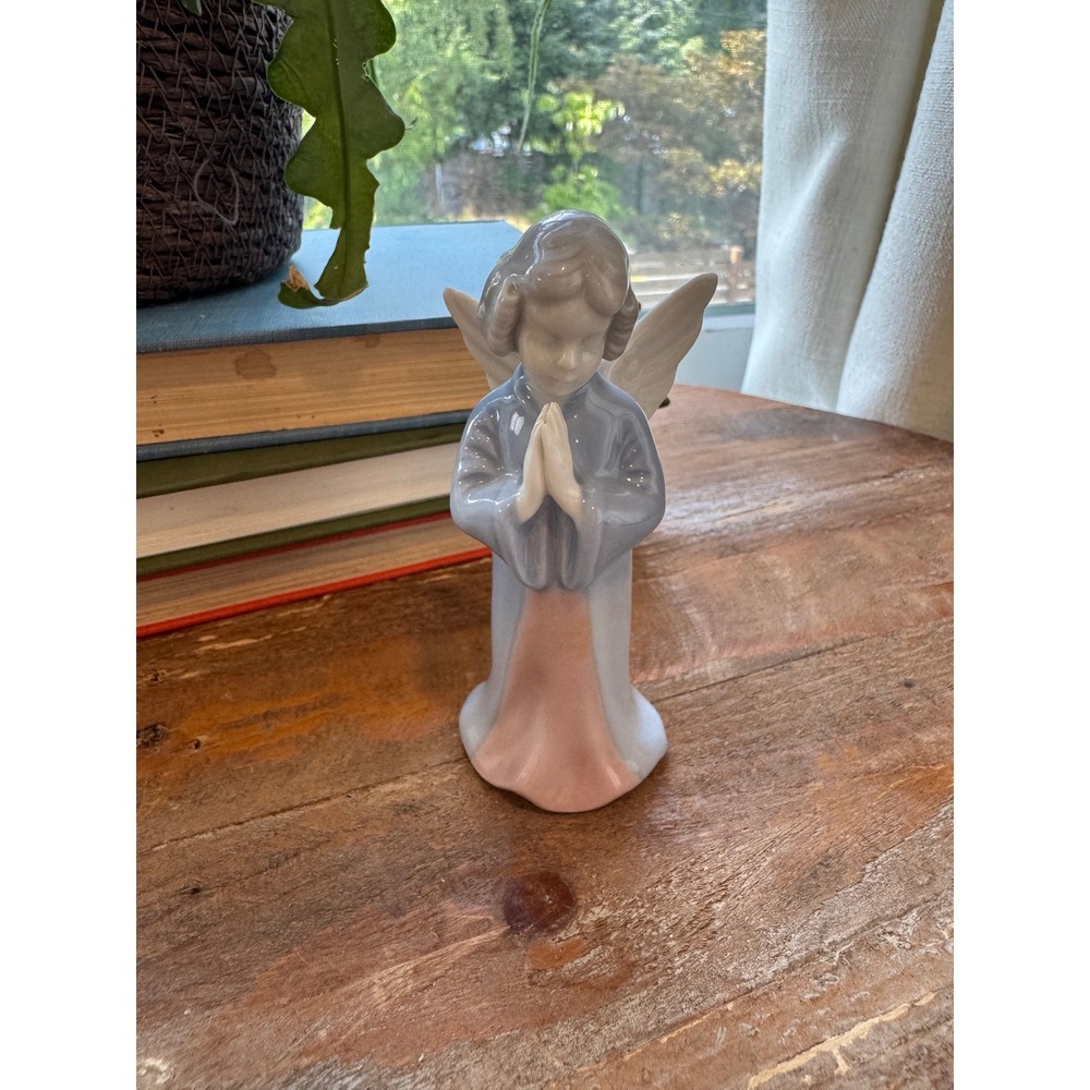 Vintage‎ Gerold Porzellan Bavaria Praying Angel Figurine Blue Pink Glazed 6011
